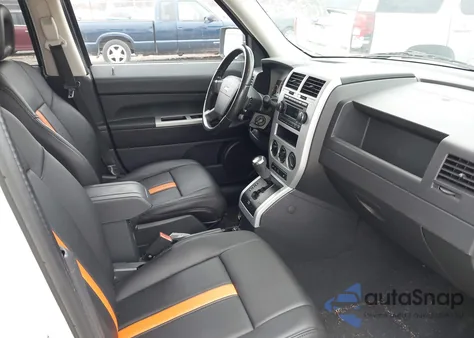 2008 Jeep Patriot Limited z USA, uszkodzony, nr VIN 1J8FT48W18D522392